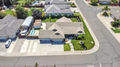 View/Area - 940 Chase Dr, Galt, CA 95632 photo 2 of 11