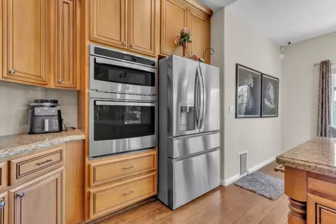 Kitchen - 940 Chase Dr, Galt, CA 95632 photo 4 of 5