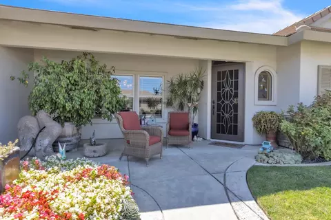 Exterior - 940 Chase Dr, Galt, CA 95632 photo 2 of 11
