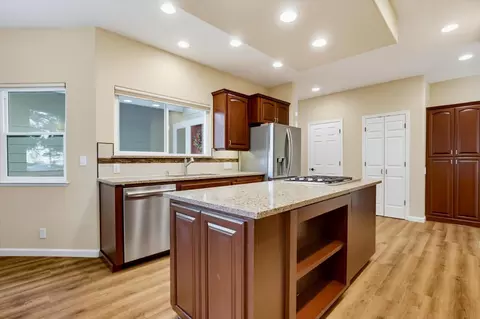 Kitchen - 11065 Ringtail Rd, Penn Valley, CA 95946 photo 5 of 8
