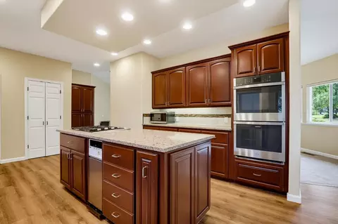 Kitchen - 11065 Ringtail Rd, Penn Valley, CA 95946 photo 6 of 8