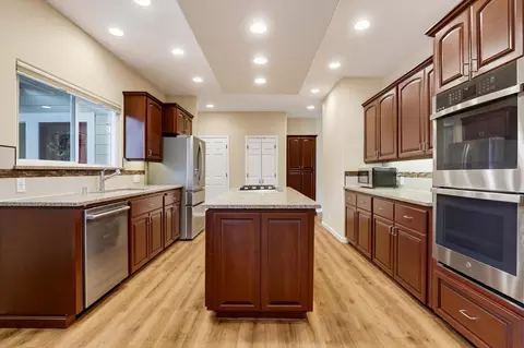Kitchen - 11065 Ringtail Rd, Penn Valley, CA 95946 photo 7 of 8