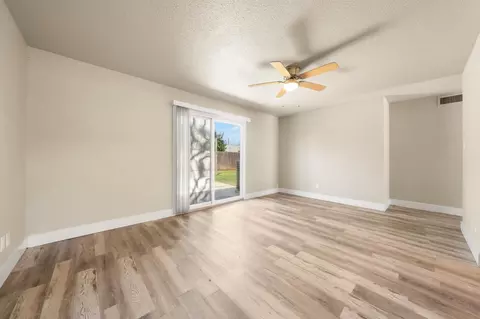 Living - 5513 Sapunor Way, Carmichael, CA 95608 photo 3 of 5