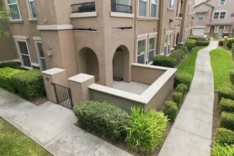 5350 Dunlay Dr #1316, Sacramento, CA 95835