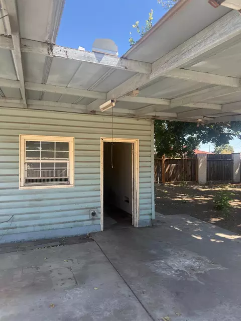 Exterior - 656 Pine St, Manteca, CA 95336 photo 10 of 11