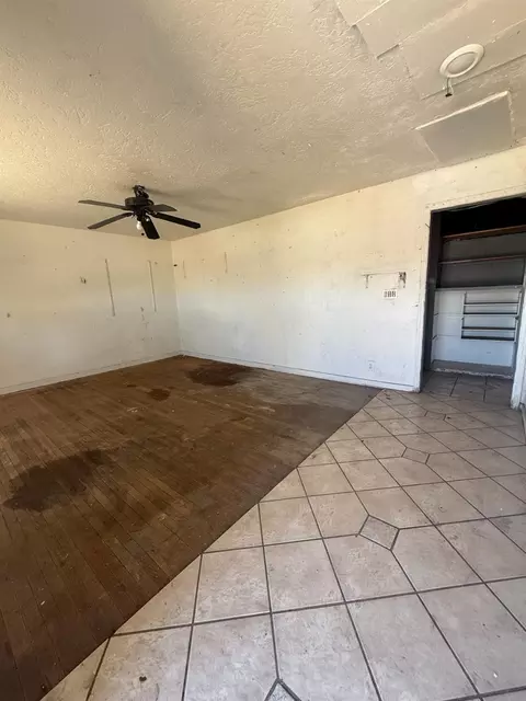 Living - 656 Pine St, Manteca, CA 95336 photo 1 of 3