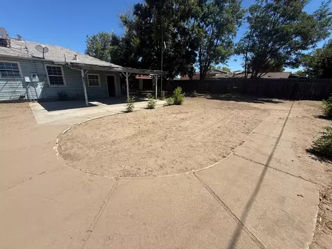 Exterior - 656 Pine St, Manteca, CA 95336 photo 7 of 11