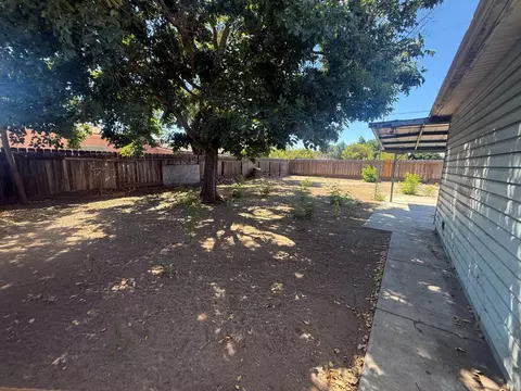 Exterior - 656 Pine St, Manteca, CA 95336 photo 2 of 11