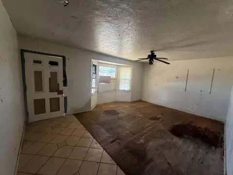 Living - 656 Pine St, Manteca, CA 95336 photo 3 of 3