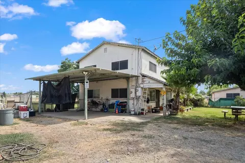Exterior - 3203 E Collier Rd, Acampo, CA 95220 photo 3 of 9