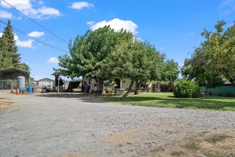 Exterior - 3203 E Collier Rd, Acampo, CA 95220 photo 2 of 9