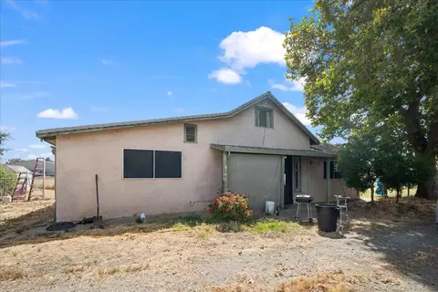Exterior - 3203 E Collier Rd, Acampo, CA 95220 photo 5 of 9