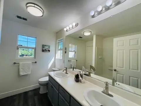 Bath - 1785 Thelma Loop, Tracy, CA 95377 photo 3 of 3