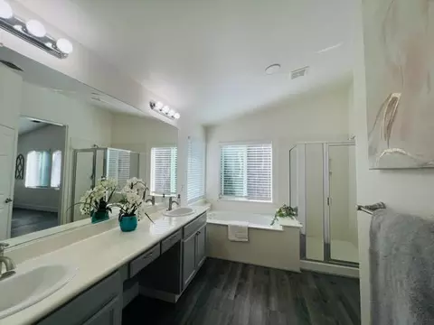 Bath - 1785 Thelma Loop, Tracy, CA 95377 photo 2 of 3