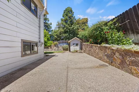 Exterior - 2295 S Crest Ave, Martinez, CA 94553 photo 12 of 14