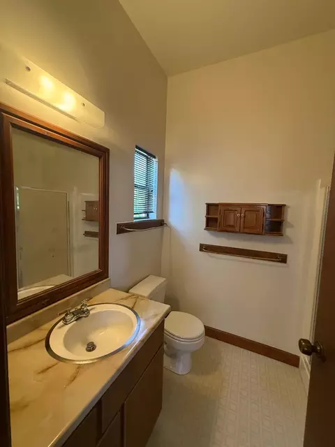 Bath - 2295 S Crest Ave, Martinez, CA 94553 photo 2 of 3