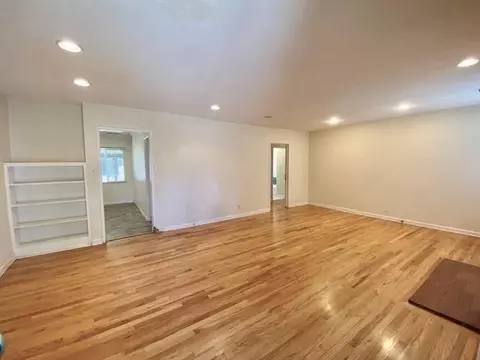Living - 1539 Ardmore Ave, Modesto, CA 95350 photo 2 of 3