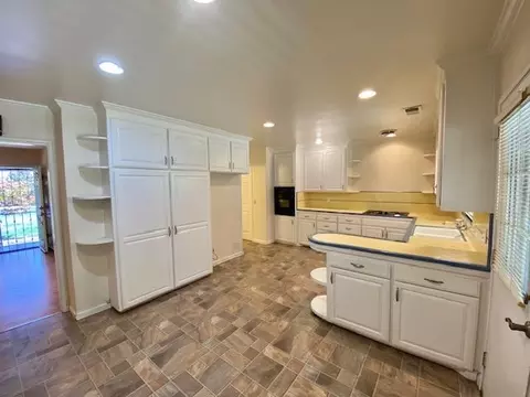 Kitchen - 1539 Ardmore Ave, Modesto, CA 95350 photo 1 of 6