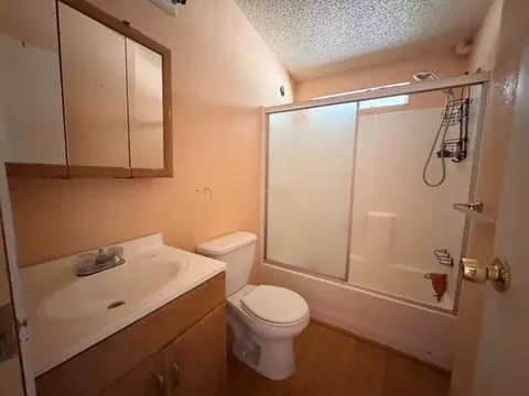 Bath - 2133 Mccullagh Rd, Stevinson, CA 95374 photo 2 of 2