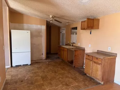 Kitchen - 2133 Mccullagh Rd, Stevinson, CA 95374 photo 1 of 2