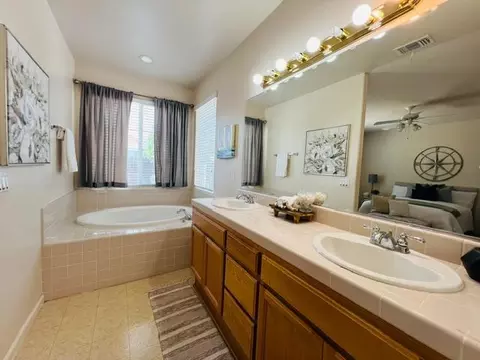 Bath - 141 Nabor, Tracy, CA 95377 photo 1 of 4