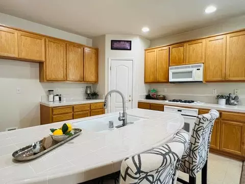 Kitchen - 141 Nabor, Tracy, CA 95377 photo 2 of 3