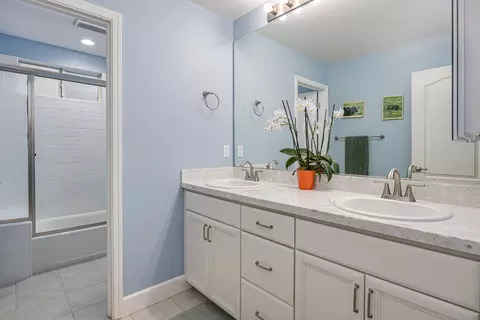 Bath - 7034 Ara Ln, Carmichael, CA 95608 photo 4 of 6