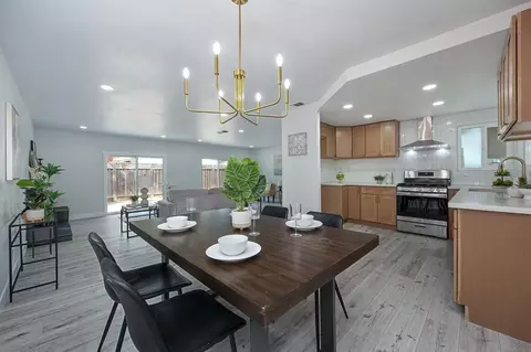 8837 Garden Glen Way, Sacramento, CA 95826