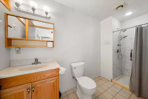 Bath - 4751 Meadowview Acres Rd, Cool, CA 95614 photo 2 of 3