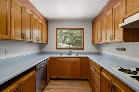 Kitchen - 4751 Meadowview Acres Rd, Cool, CA 95614 photo 2 of 3