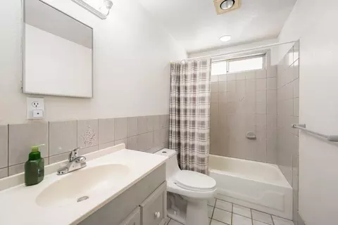Bath - 4751 Meadowview Acres Rd, Cool, CA 95614 photo 1 of 3