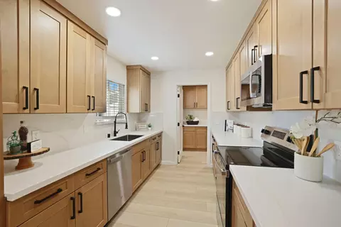 Kitchen - 1411 Chester Dr, Tracy, CA 95376 photo 1 of 4