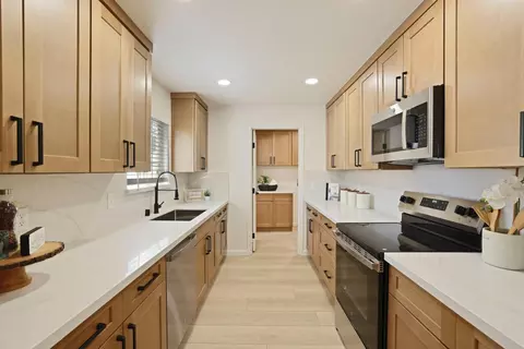 Kitchen - 1411 Chester Dr, Tracy, CA 95376 photo 2 of 4