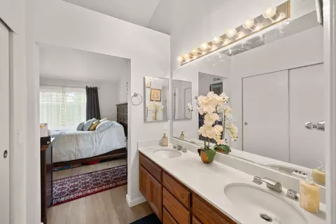 Bath - 3731 Willow Bend Pl, Antelope, CA 95843 photo 2 of 4