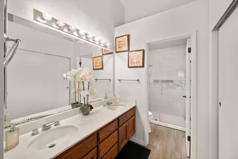 Bath - 3731 Willow Bend Pl, Antelope, CA 95843 photo 1 of 4