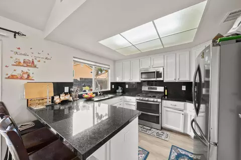 Kitchen - 3731 Willow Bend Pl, Antelope, CA 95843 photo 1 of 3