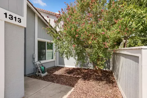 Exterior - 1313 Jarrell Ct, Modesto, CA 95355 photo 2 of 5