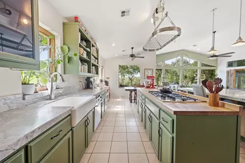 8857 Miwok Trl, Mokelumne Hill, CA 95245