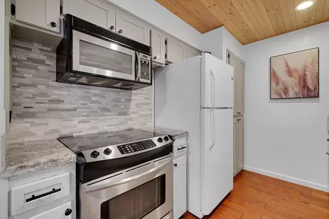 Kitchen - 2233 Elm St, Sutter, CA 95982 photo 3 of 4