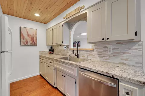 Kitchen - 2233 Elm St, Sutter, CA 95982 photo 2 of 4