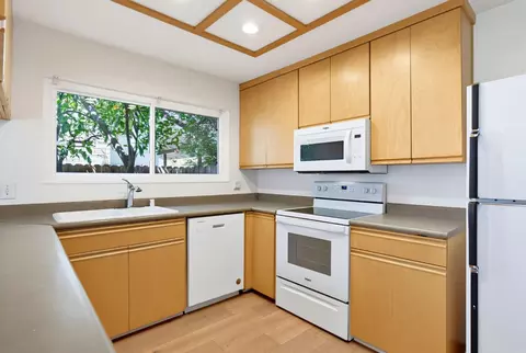 Kitchen - 2814 Belhaven Pl, Davis, CA 95618 photo 3 of 3
