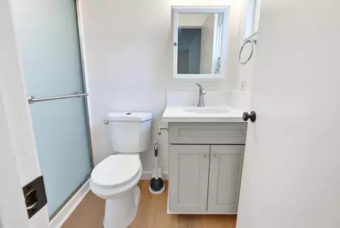 Bath - 2814 Belhaven Pl, Davis, CA 95618 photo 1 of 3