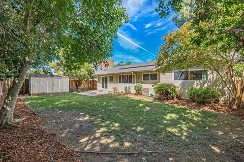 Exterior - 2814 Belhaven Pl, Davis, CA 95618 photo 4 of 5