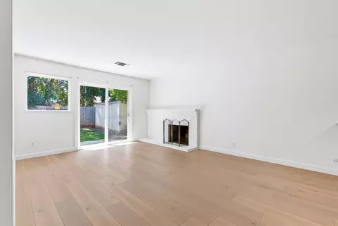 Living - 2814 Belhaven Pl, Davis, CA 95618 photo 2 of 4