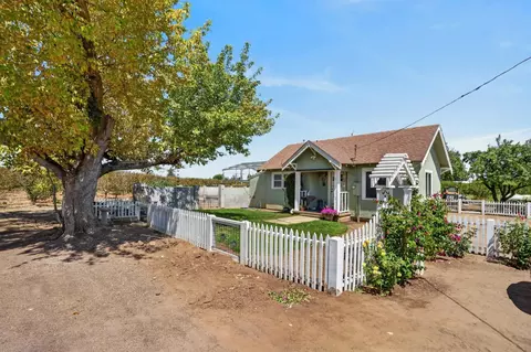 Exterior - 6909 E Haight Rd, Lodi, CA 95240 photo 16 of 17