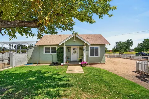 Exterior - 6909 E Haight Rd, Lodi, CA 95240 photo 5 of 17