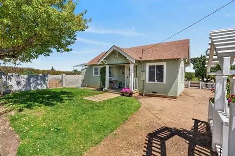 Exterior - 6909 E Haight Rd, Lodi, CA 95240 photo 4 of 17