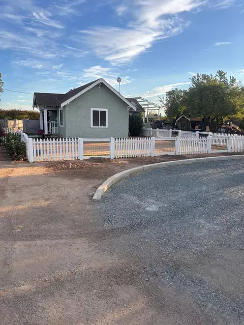 Exterior - 6909 E Haight Rd, Lodi, CA 95240 photo 3 of 17