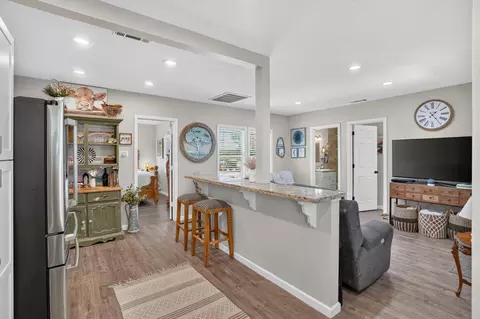 Entry Way - 6909 E Haight Rd, Lodi, CA 95240 photo 2 of 2