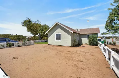 Exterior - 6909 E Haight Rd, Lodi, CA 95240 photo 14 of 17